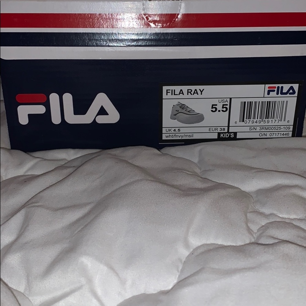 FILA - Picture 2 of 3